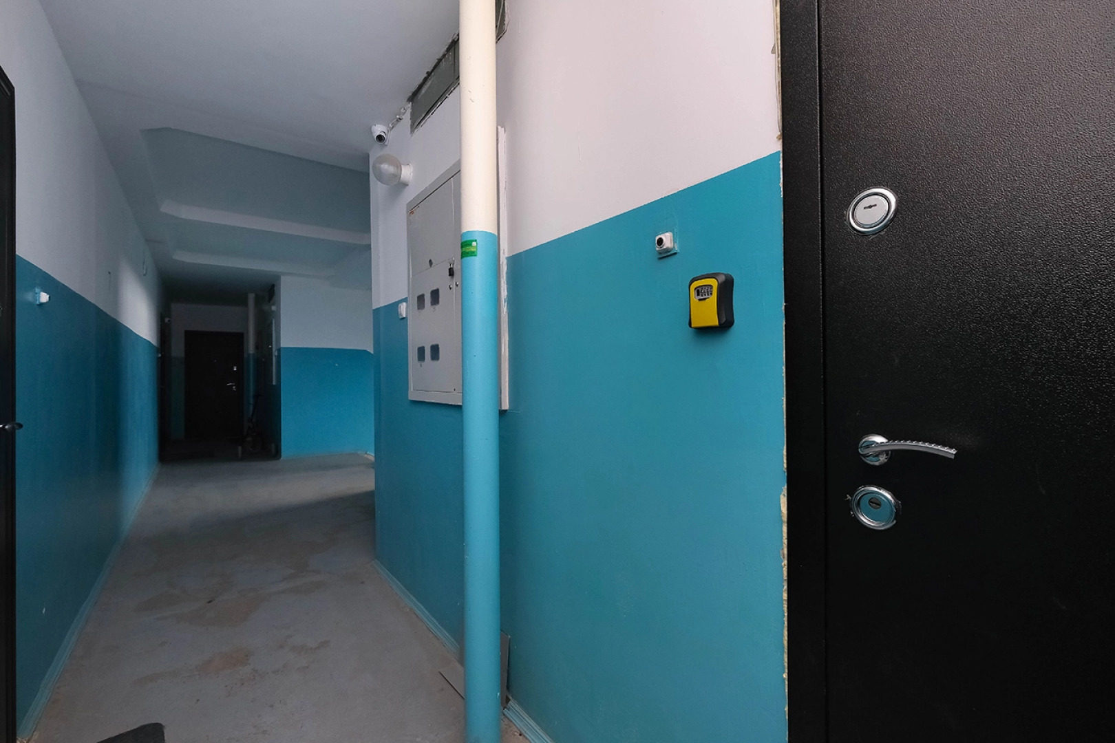 Квартира рядом с Мнтк им. Федорова и Ск Заря