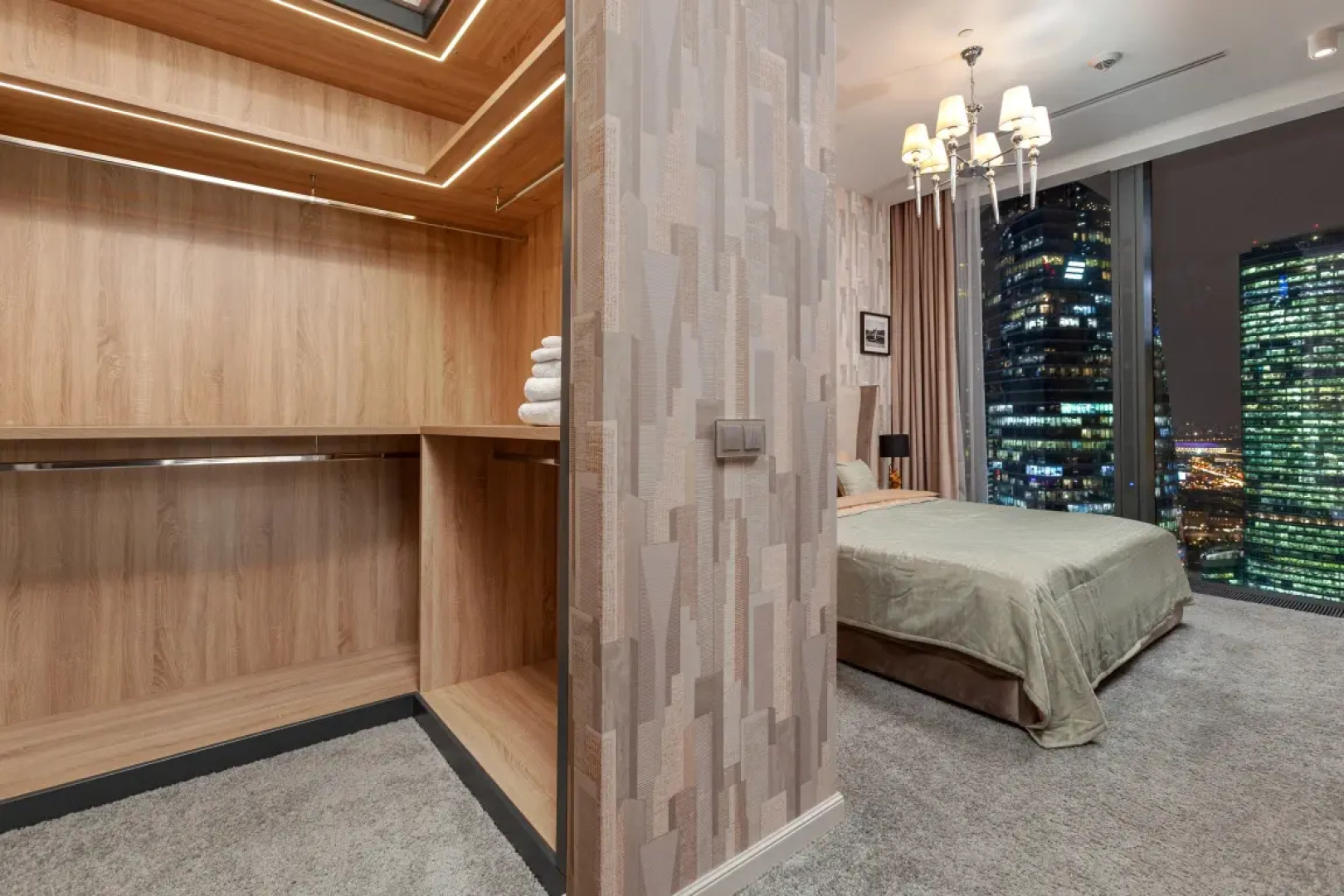 Трехкомнатный апартамент на 40 этаже