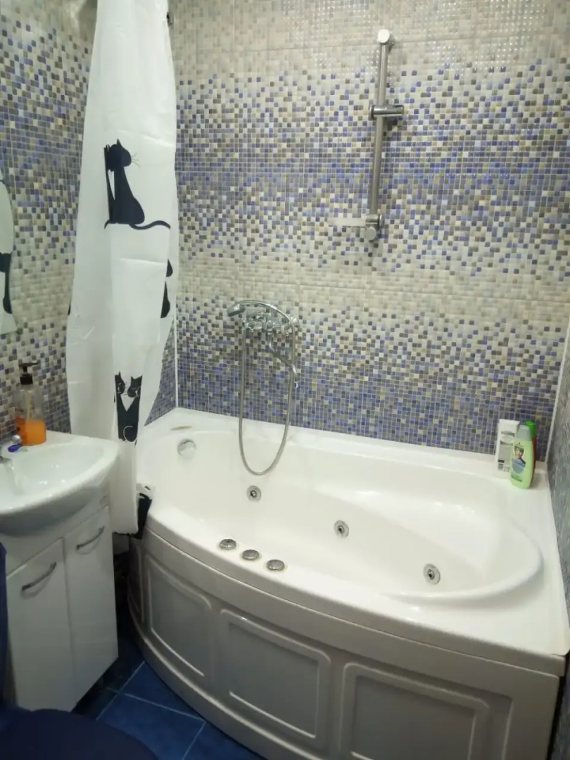 Апартаменты Dubki с Джакузи Шестиместные с 4 кроватями