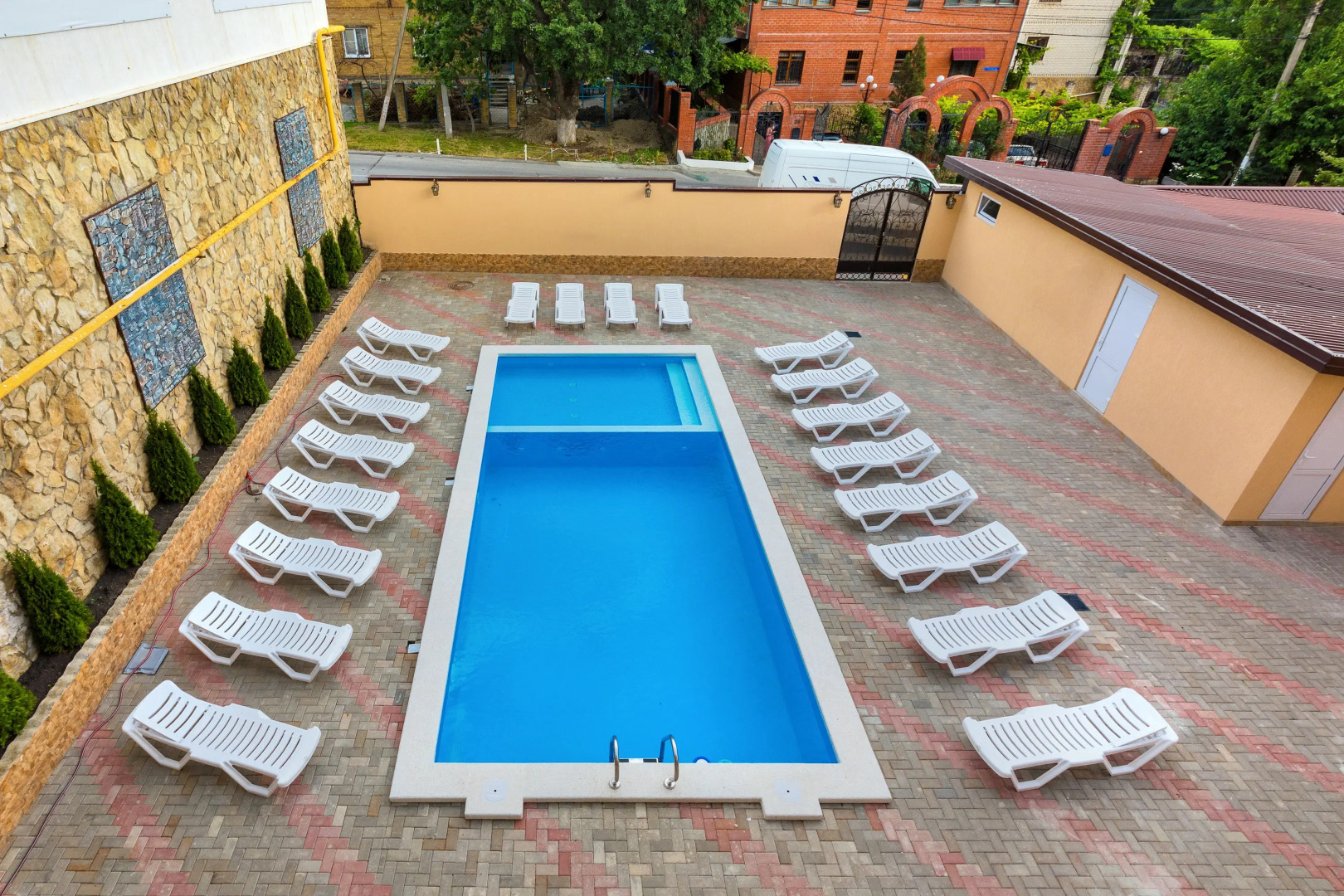 Отель Атлас