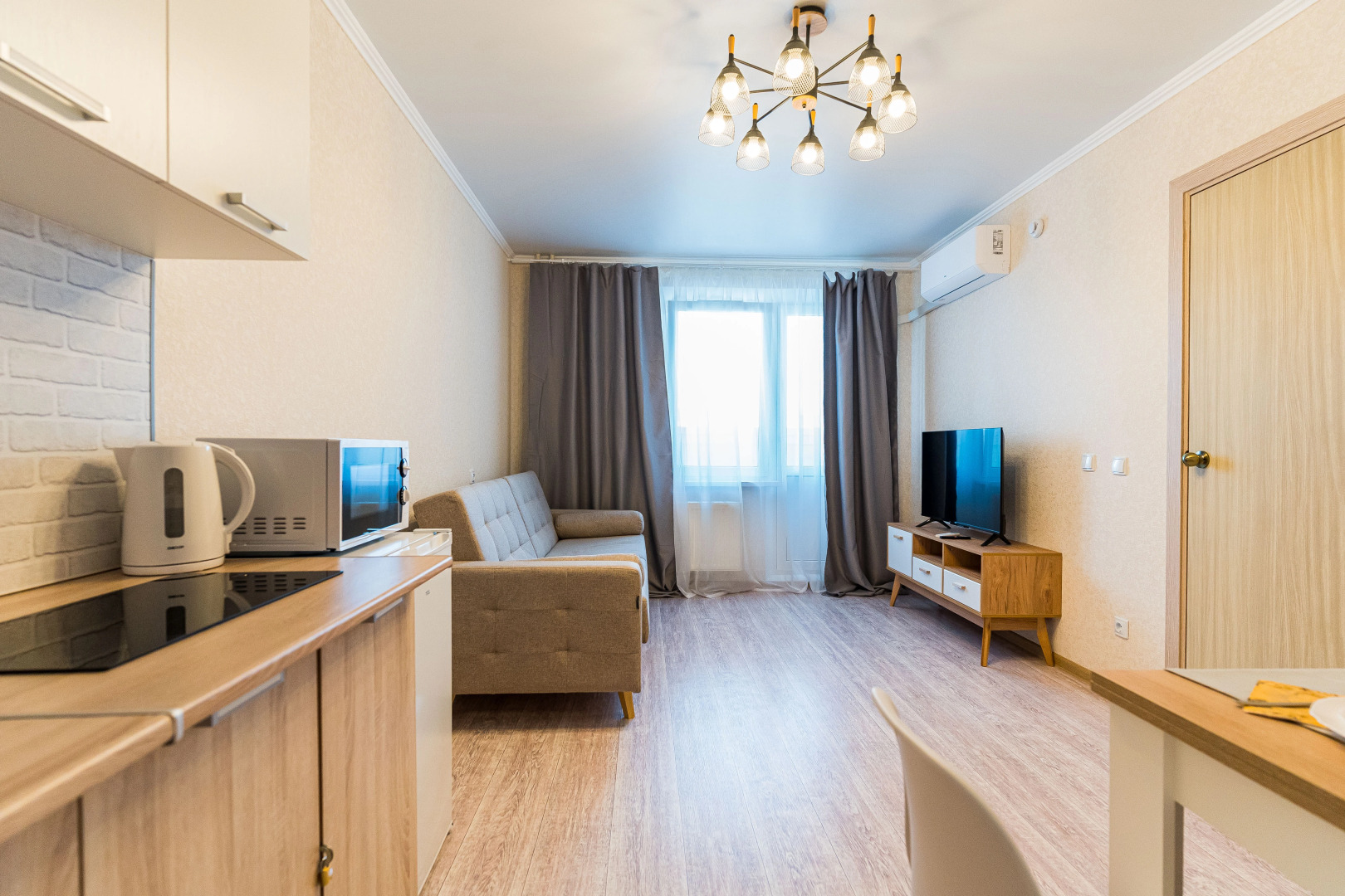 Апартаменты Светлые Недалеко от Моря от LetoApart