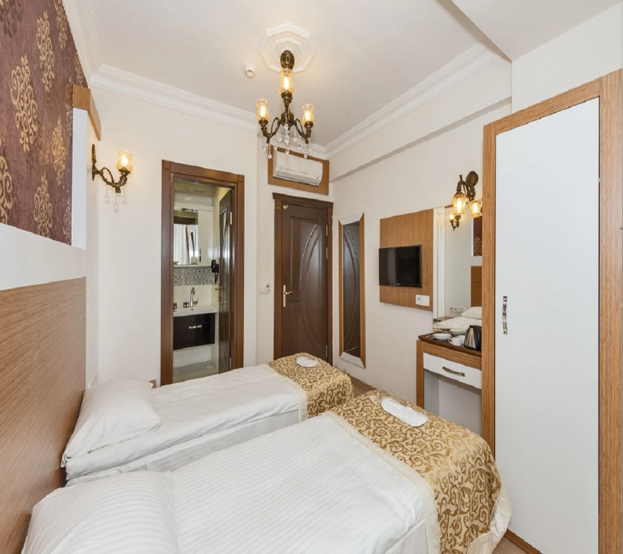 Отель Raimond