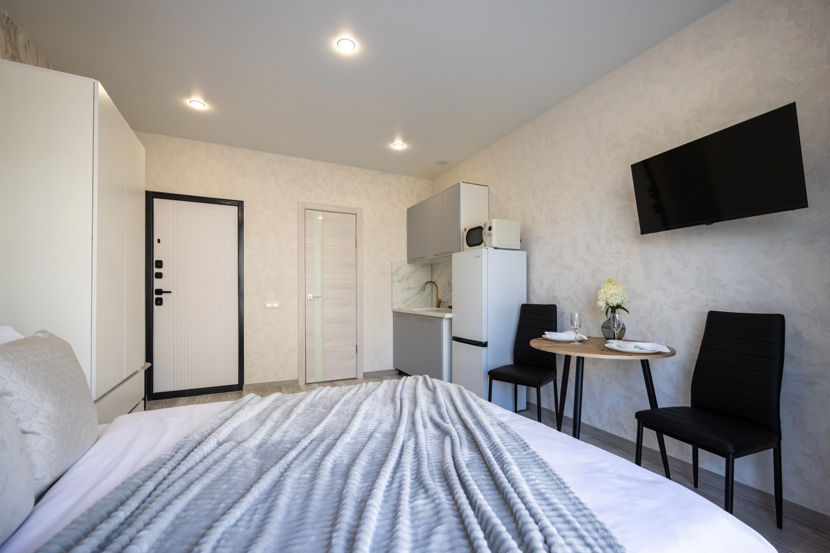 Апартаменты LovelyHome39 Студия №2 в Центре Курортного Города