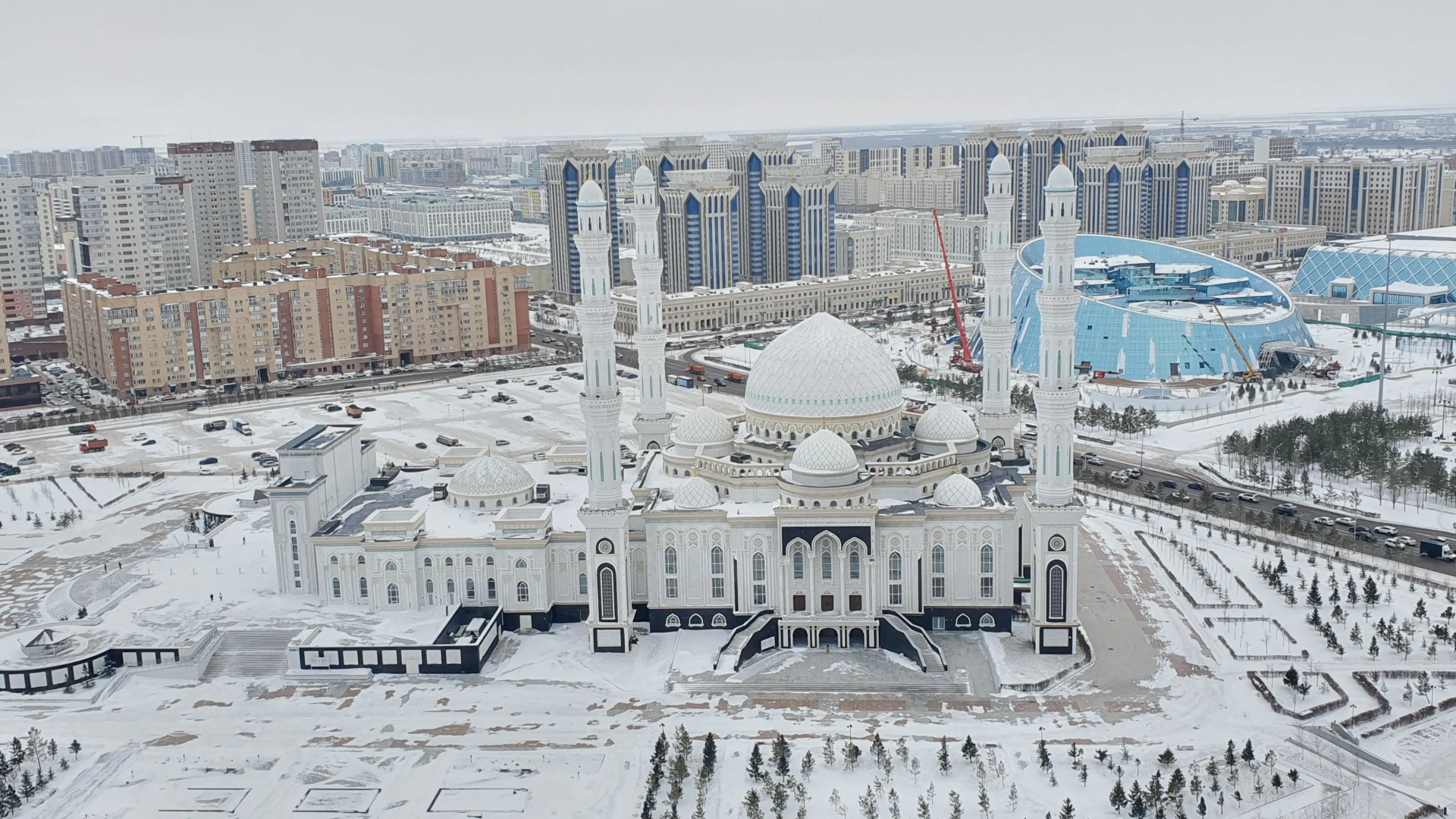 Апартаменты Luxury возле посольства США 19эт. 2х комн.кв с шикарным видом на Мечеть Хазрет Султан