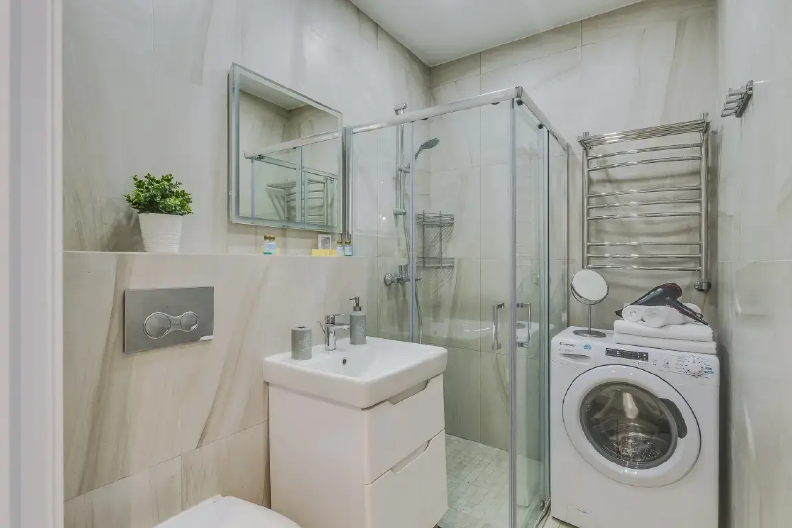 Апартаменты Улучшенные с Балконом и Видом на Парк Business Apartments