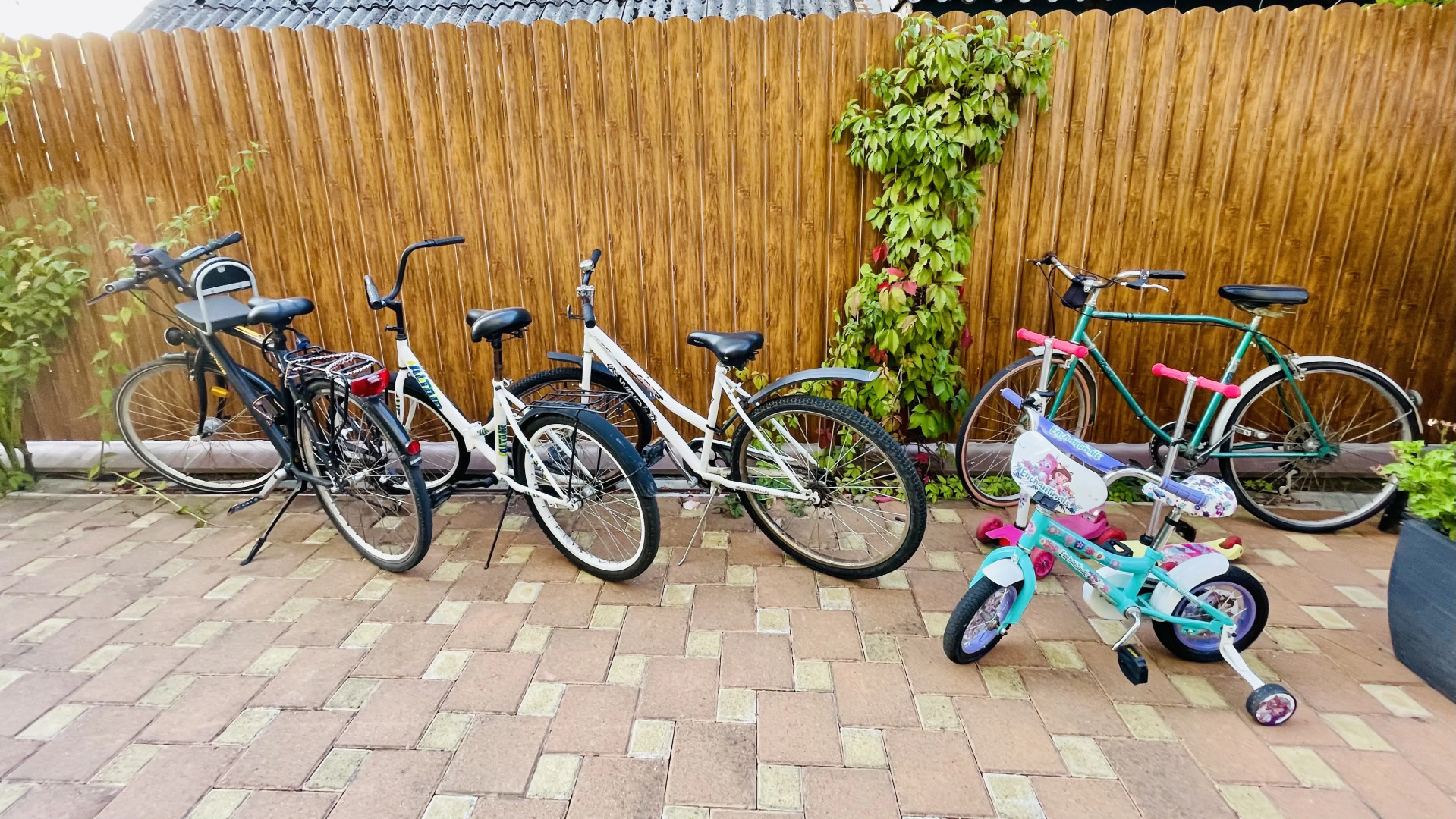 Отель Акварель