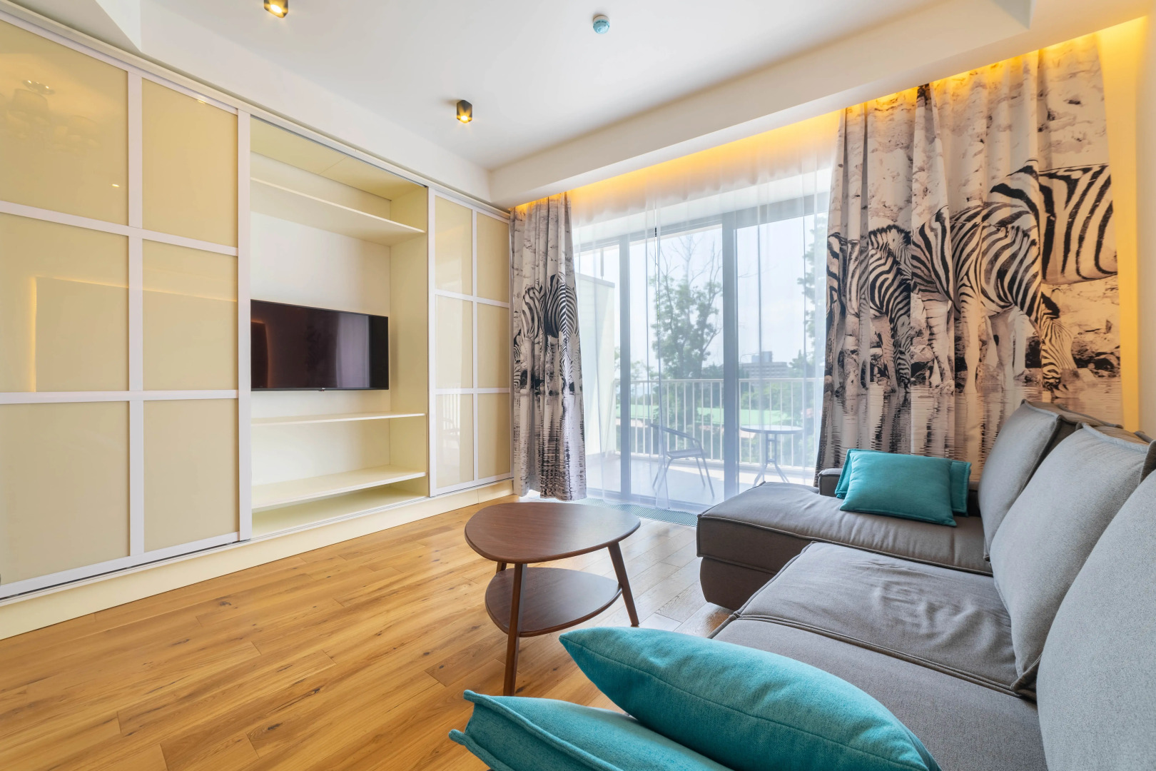 Апартаменты у моря в ЖК Актер Гэлакси 1