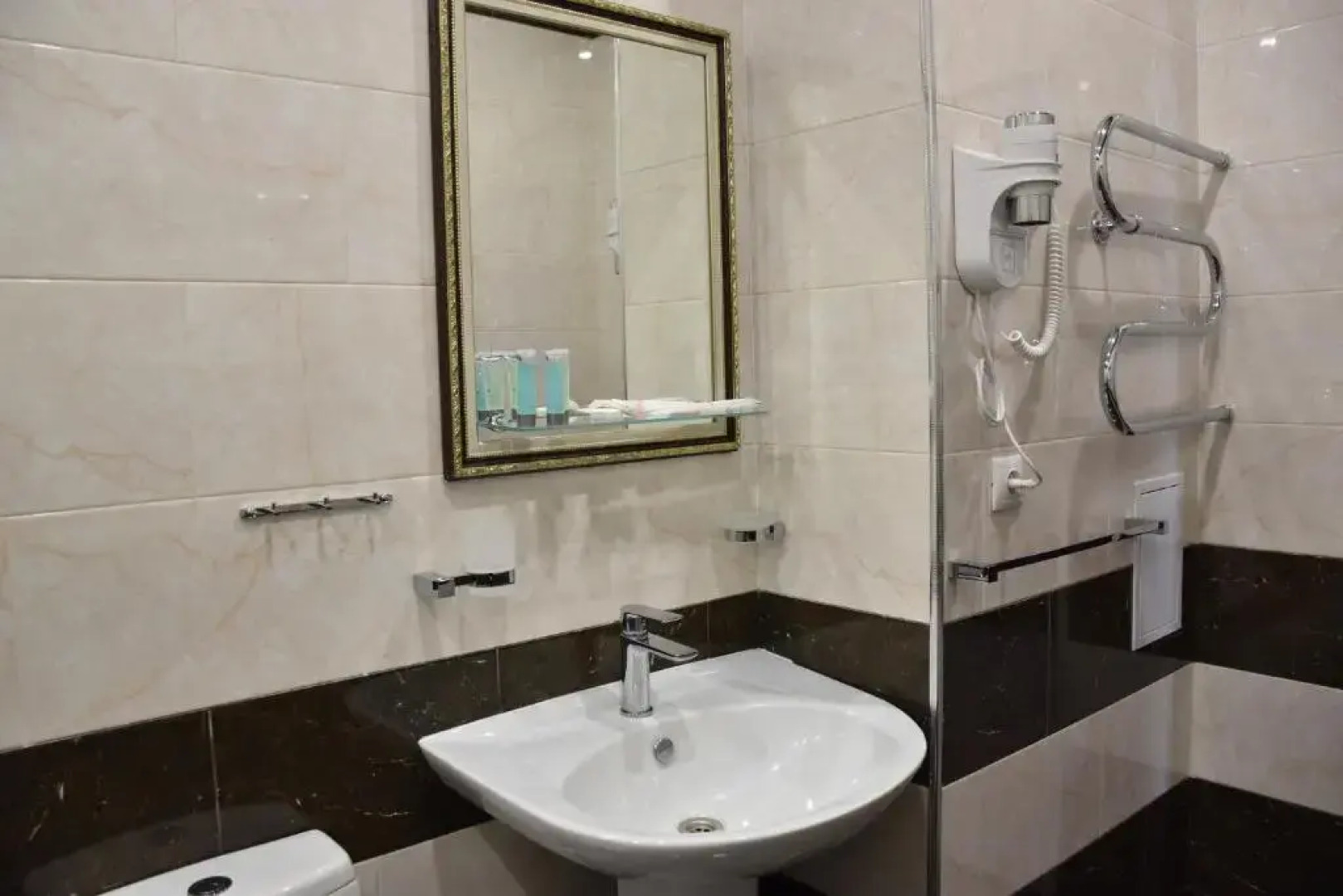 Отель Снежный Барс