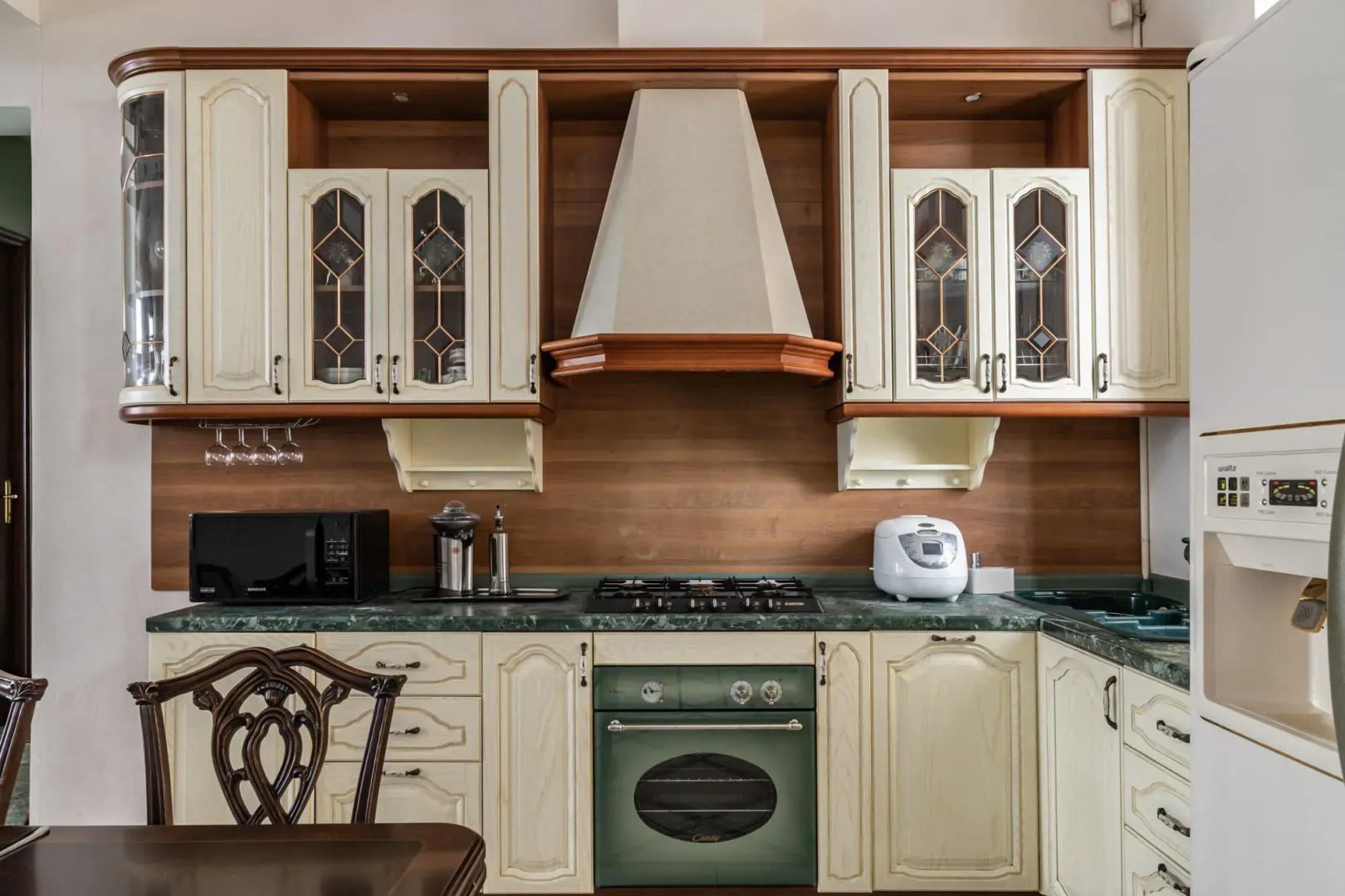 Квартира 4х комнатная  с парковкой возле Кремля