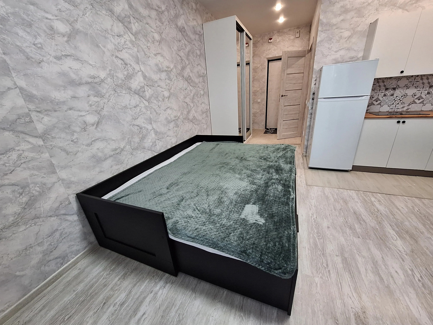 Квартира новая студия с новым ремонтом