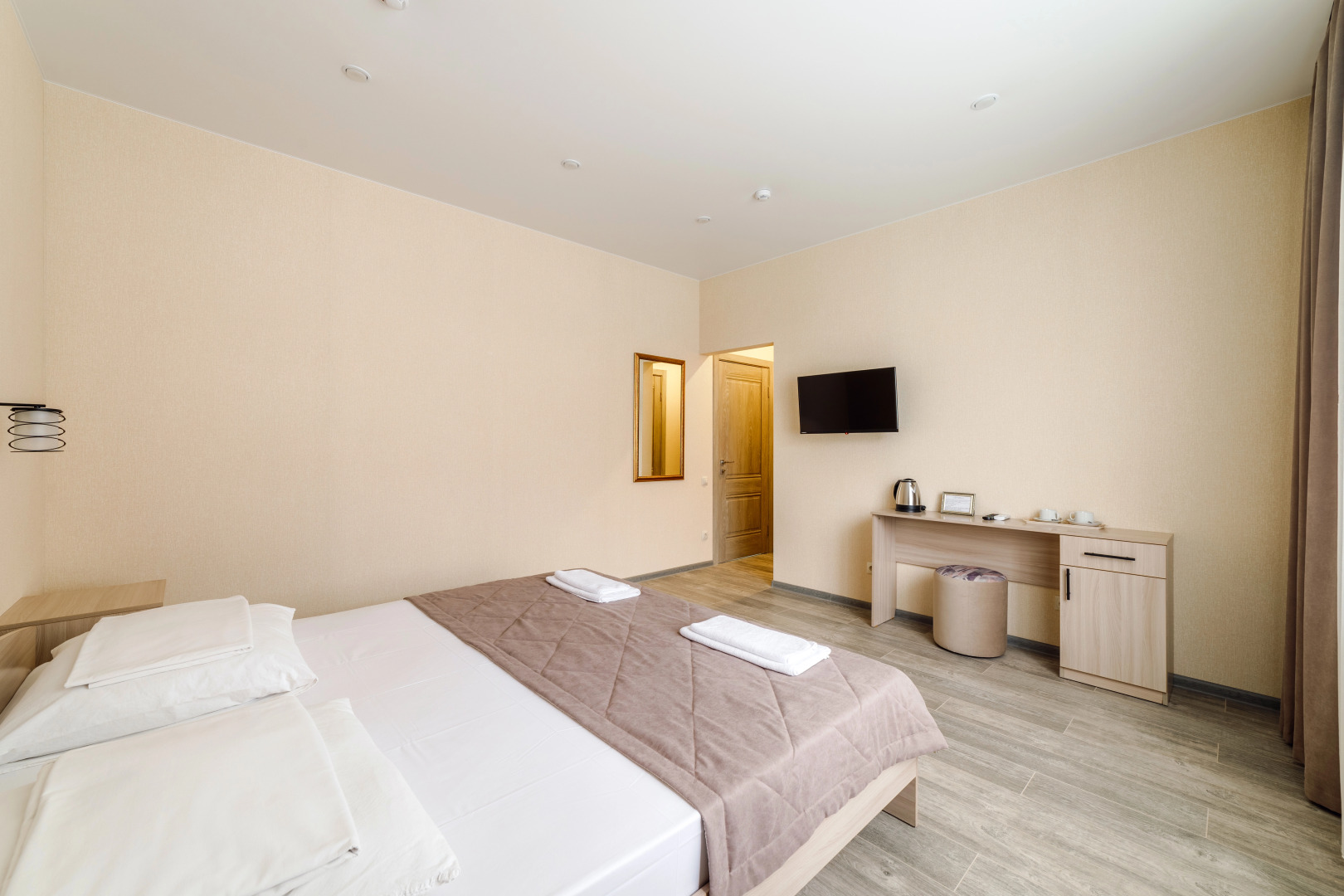 Отель Платон