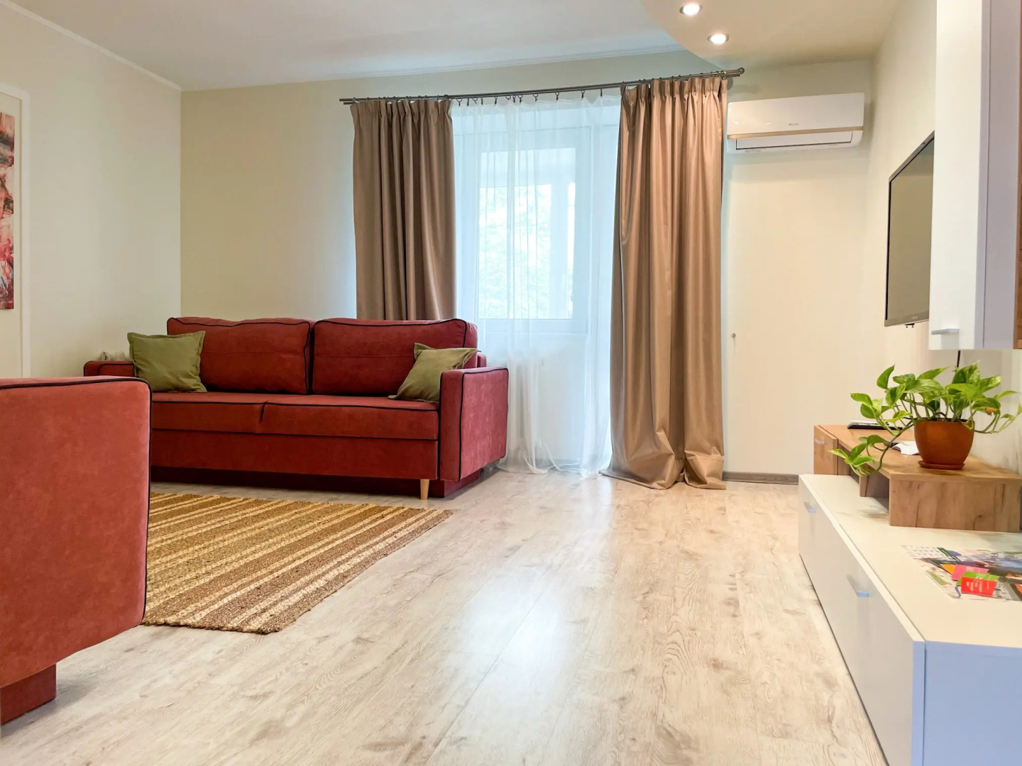 Двухкомнатные апартаменты Pro.apartment на Брамса