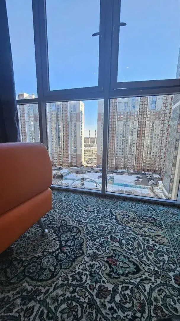 Квартира просторная на бульваре Космонавтов 5