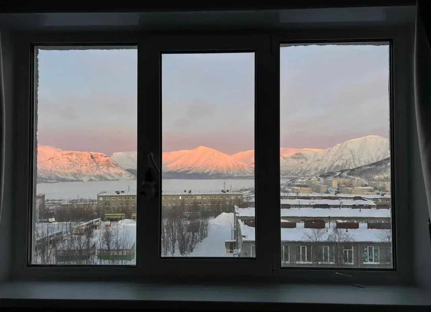 Квартира Уютная 2-к с Потрясающим Видом на Горы и Озеро