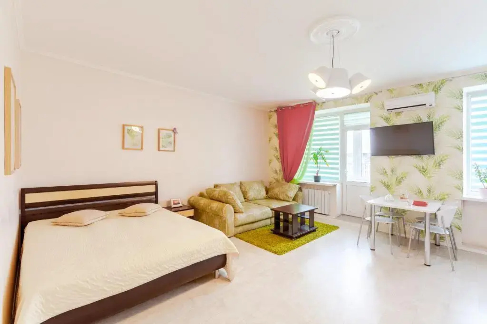 Квартира с балконом в историческом центре рядом с набережной