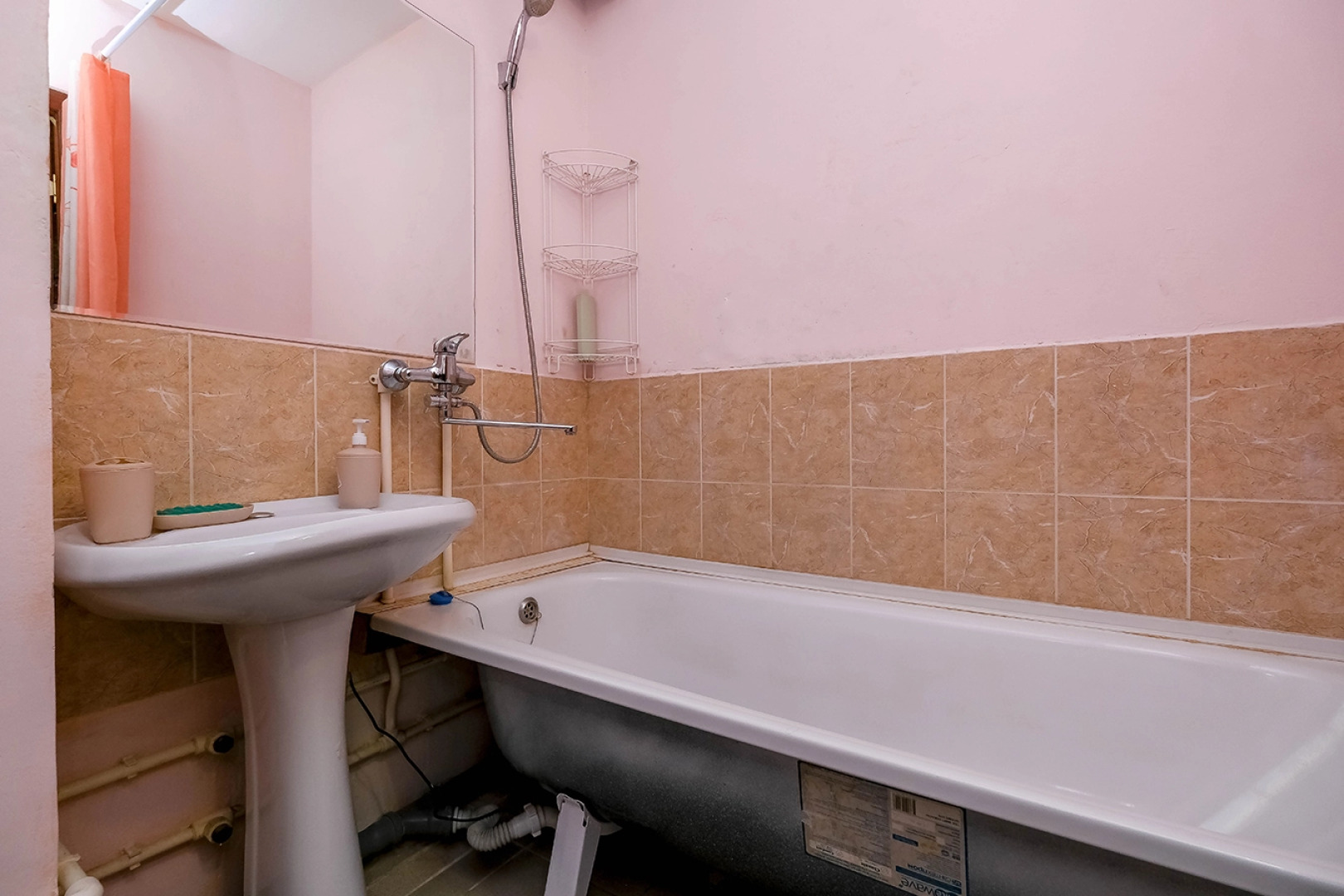 Квартира рядом с Мнтк им. Федорова и Ск Заря