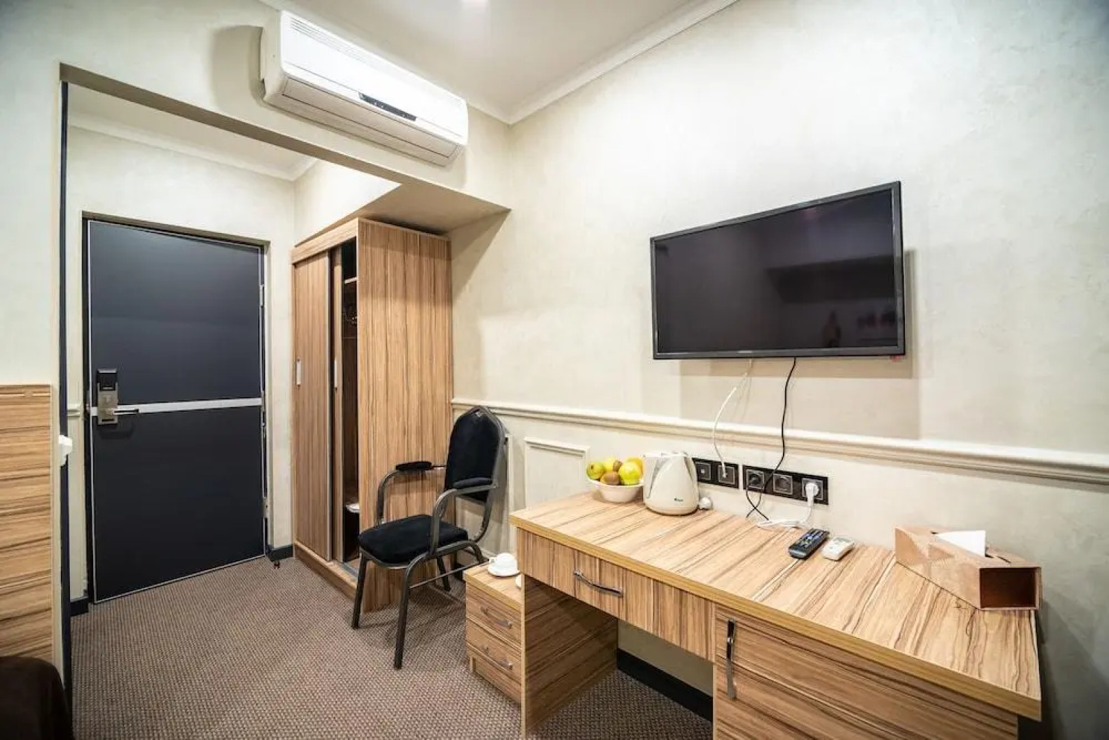 Отель Mildom City