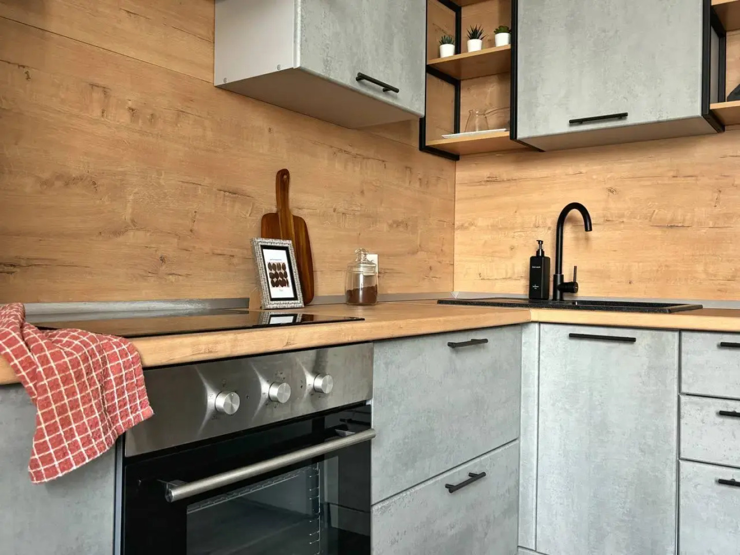 Квартира Атмосферная Рядом с Вокзалом для 2-х Гостей