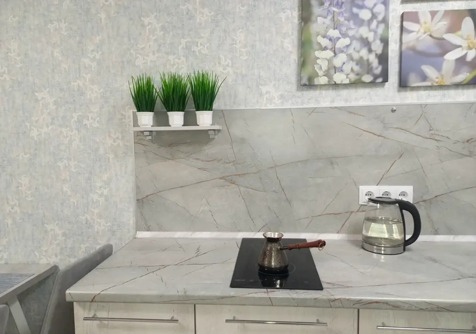 Апартаменты Монтана до 4 Чел на Возрождения 51 Пятница Сеть Посуточных Квартир