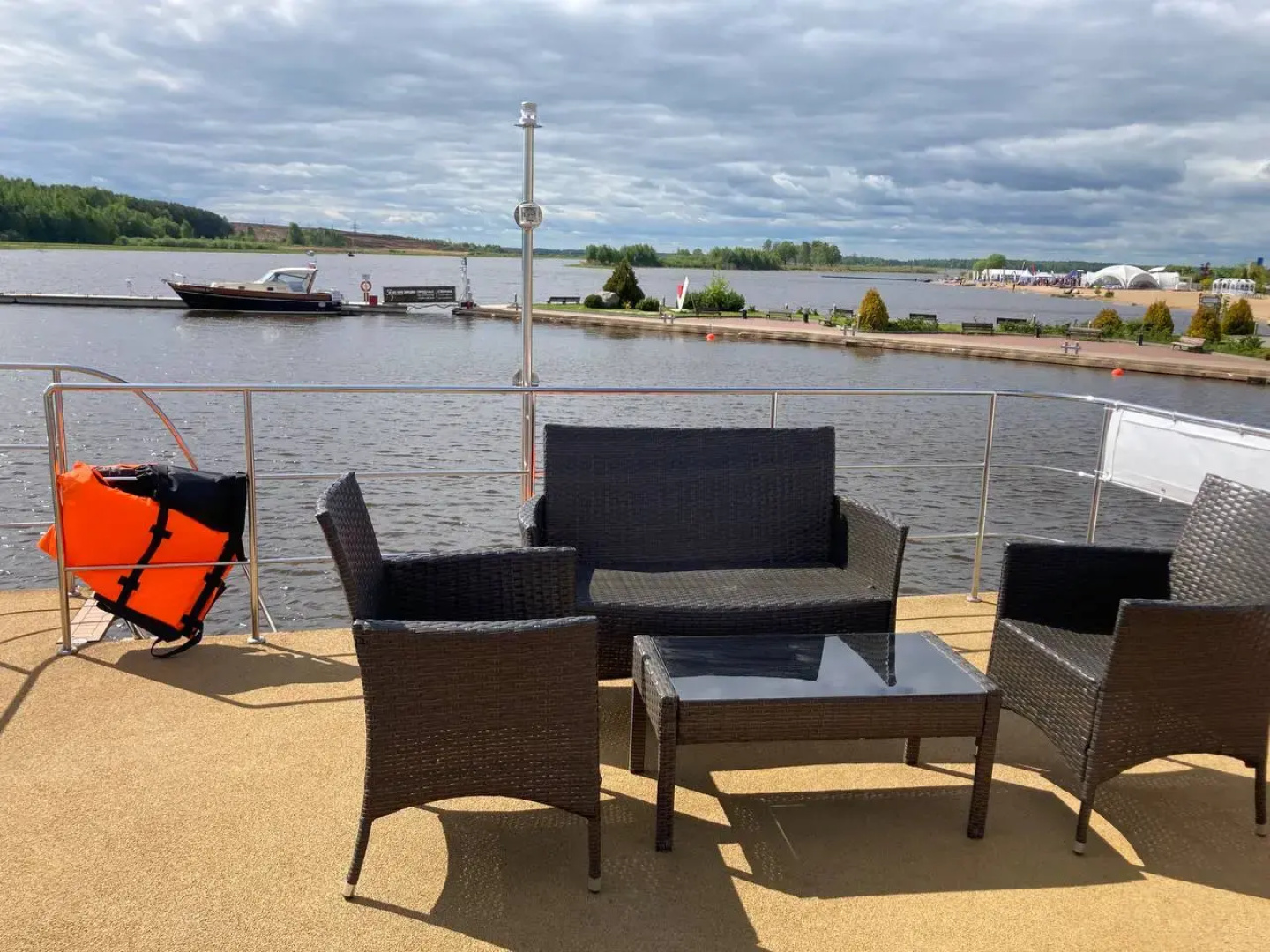 Мини-отель Дом на Воде в Radisson Zavidovo