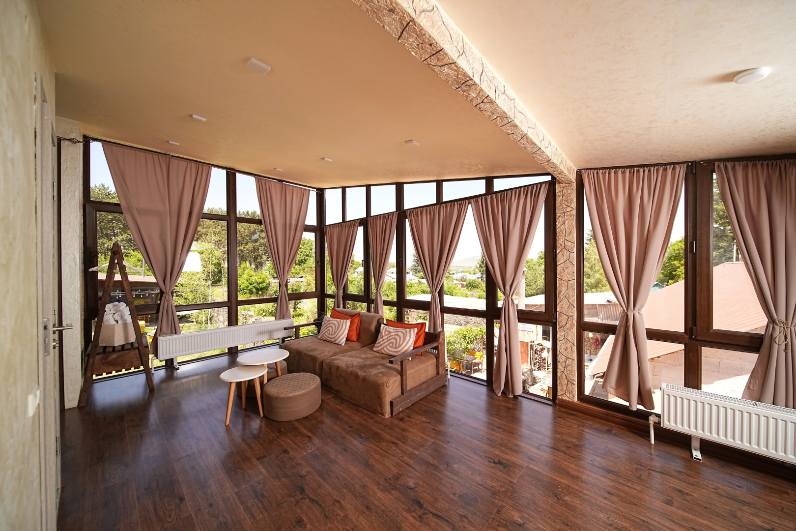 Отель EcoLife Lodge & Restaurant