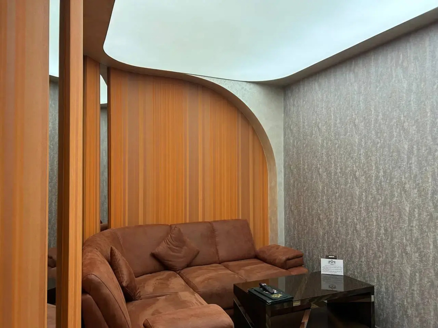 Отель Roma Yerevan & Tours