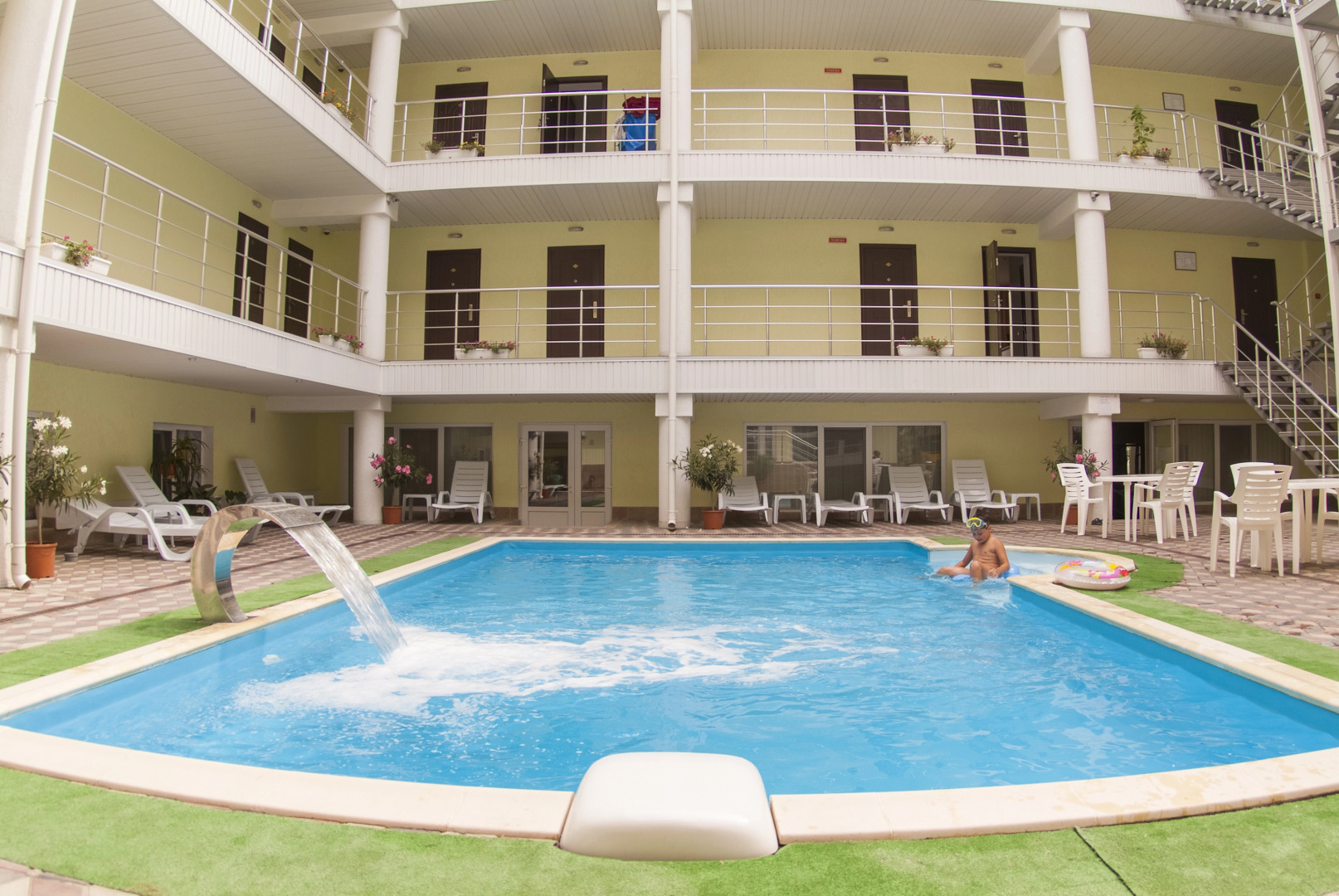 Отель На Эскадронной