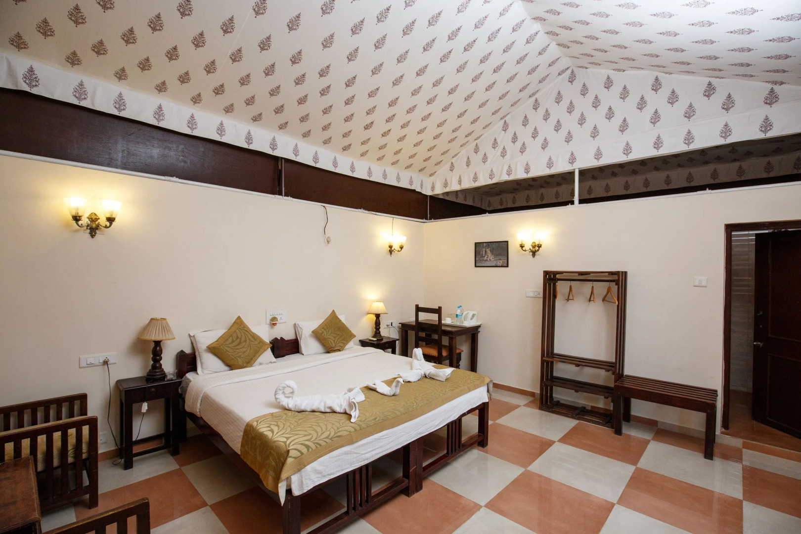 Отель Gir Lions Paw Resort