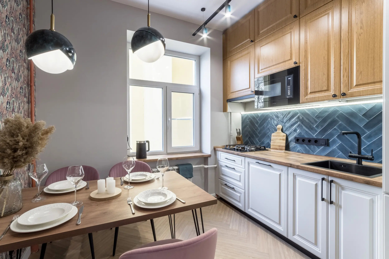 Квартира Lovely Apartment with the View on the Park and the Church