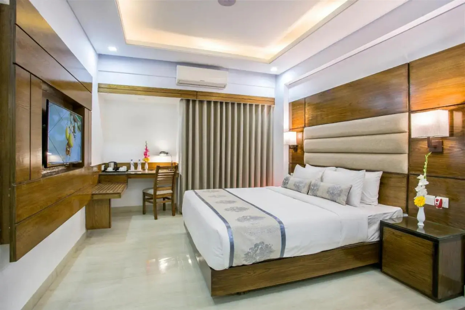 Отель White Palace