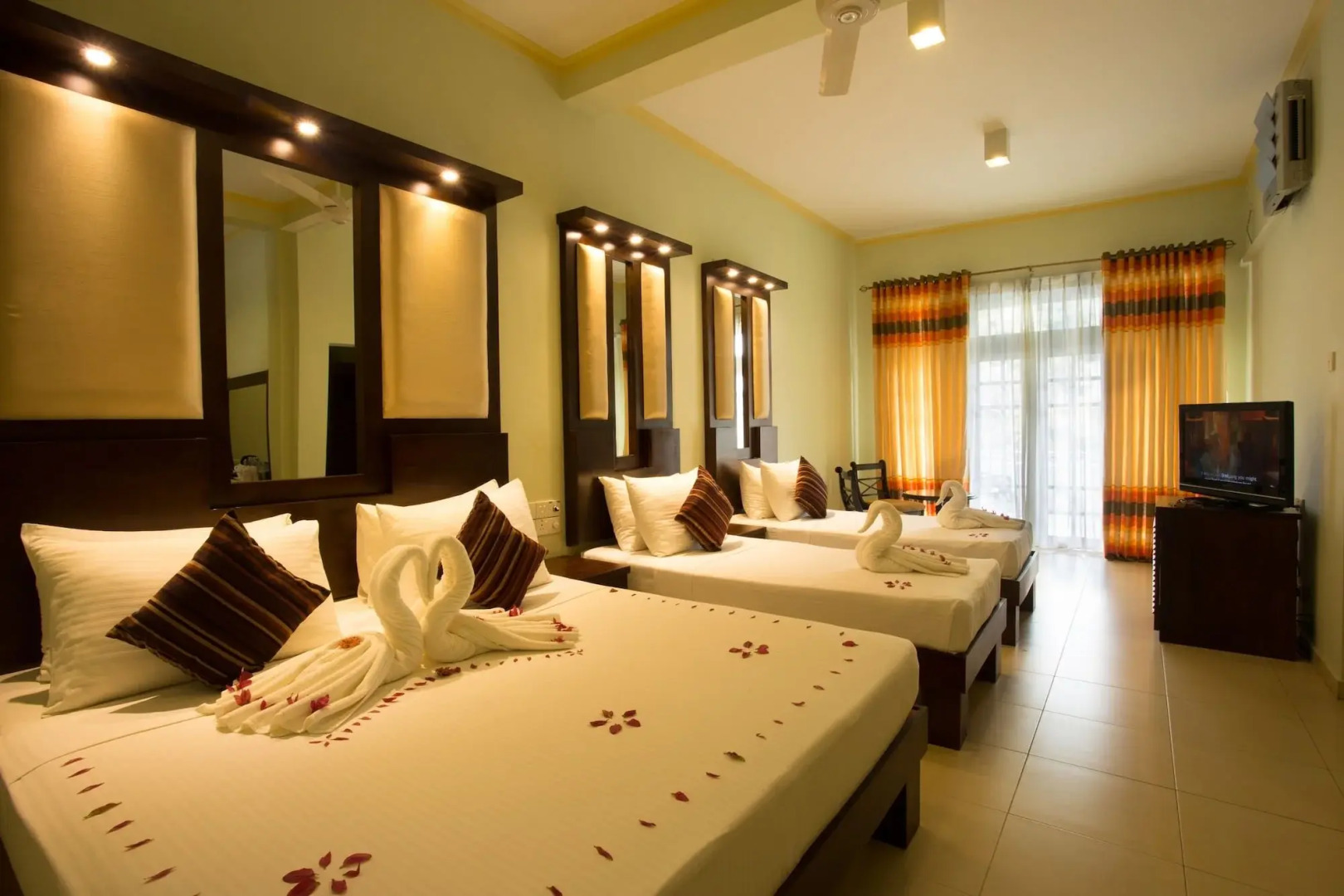 Отель Oak Ray Serene Garden Hotel