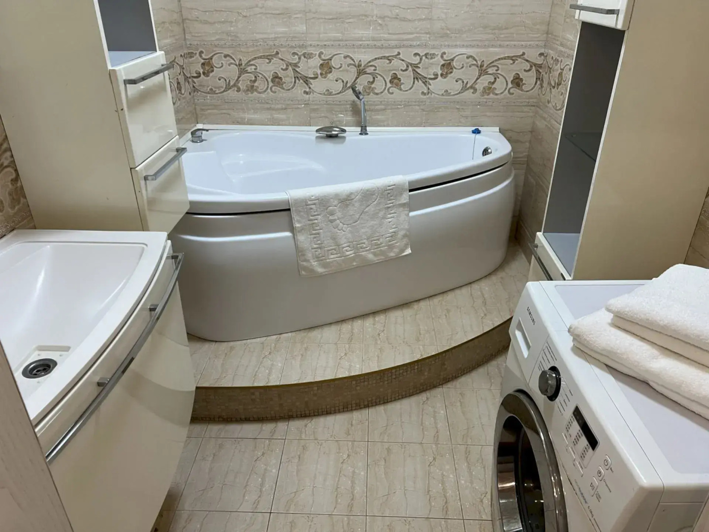 Квартира 8 Просторная 2-к в р-не Дельфинария - до моря 10 мин