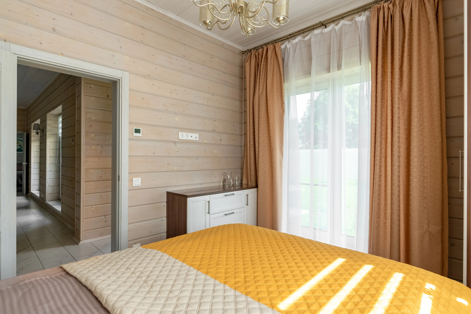 Частный дом Коттедж у озера на Речной