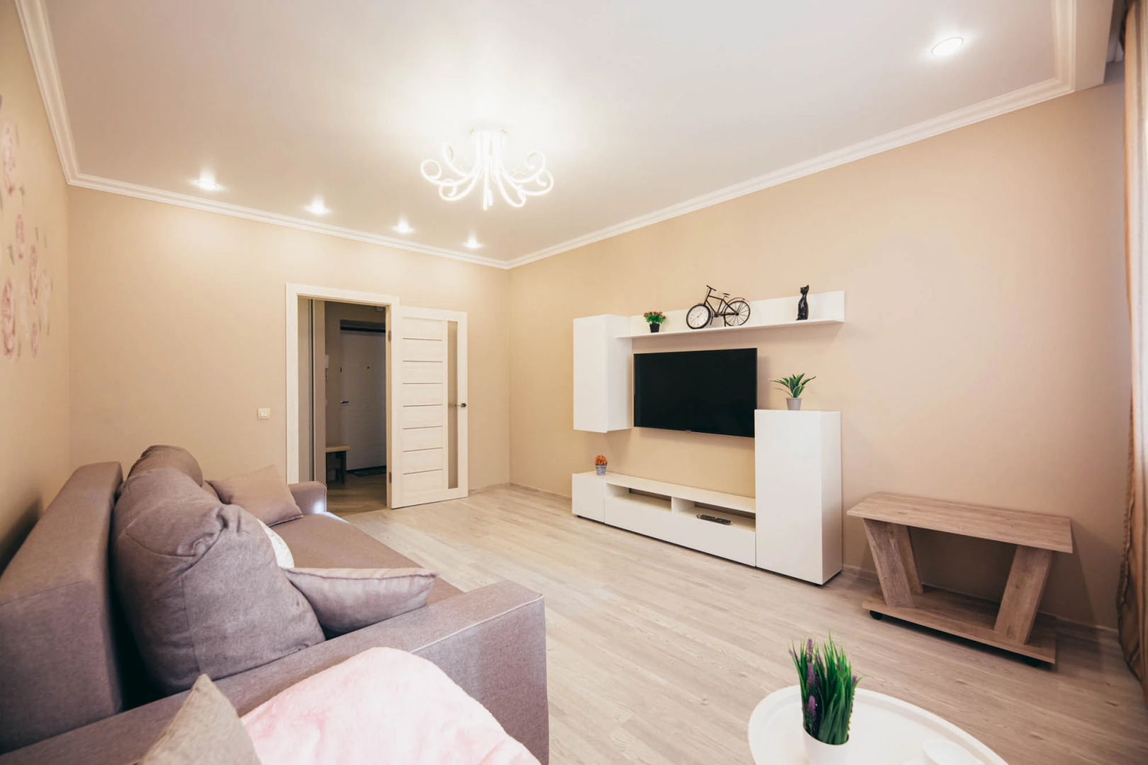 Квартира двухкомнатная в самом центре Калининграда