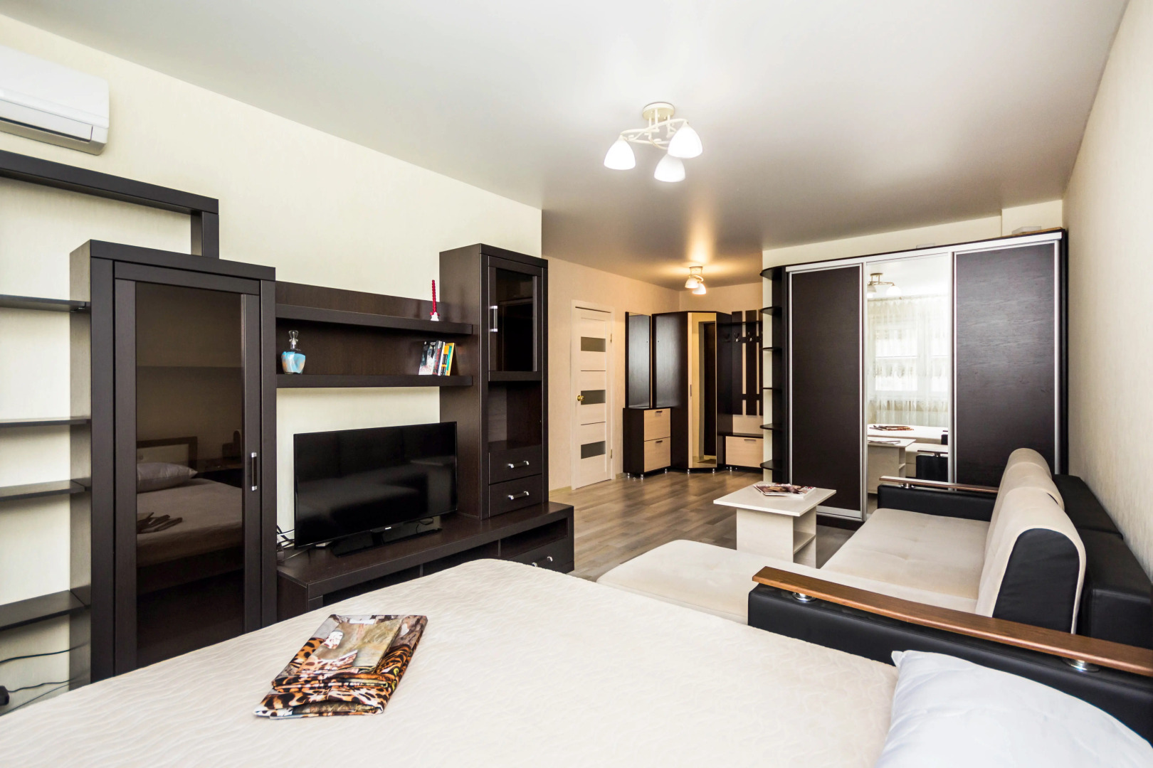 Апартаменты на Петра Метальникова 5\2