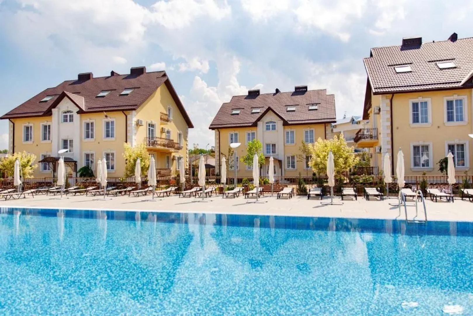 Курортный отель Дивный Мир Усадьба Шато  4****