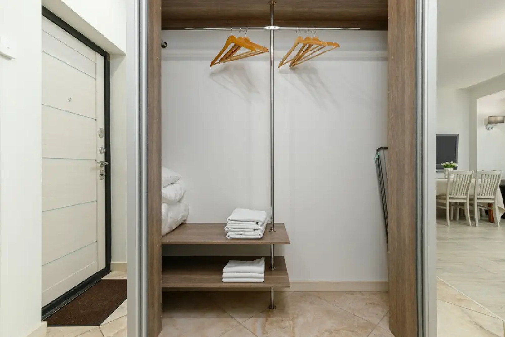 Апартаменты GeoApart Цветочная 30 4