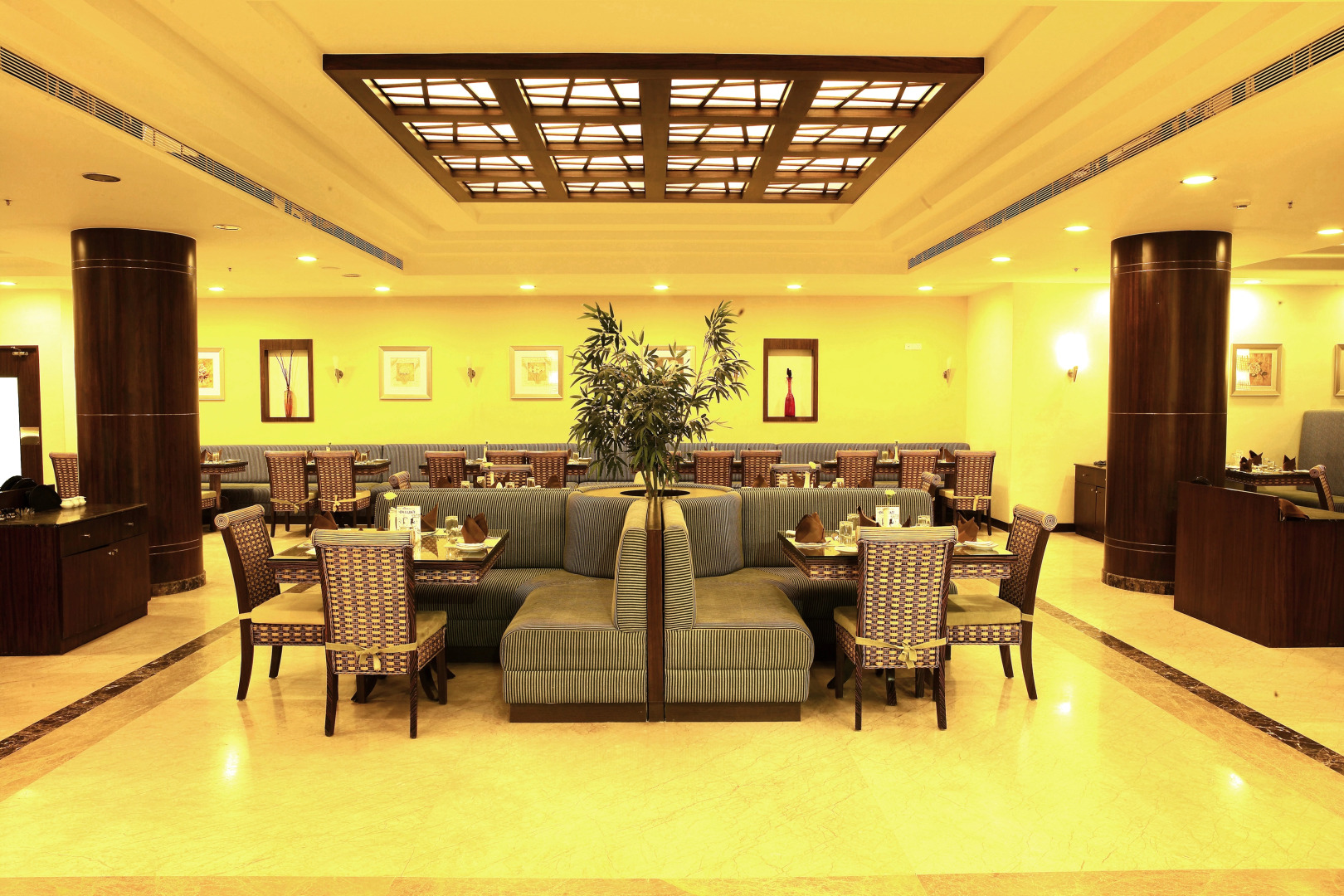 Отель Gokulam Park Sabari OMR