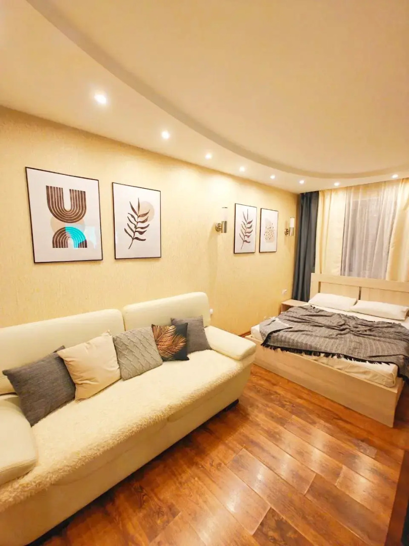 Апартаменты на площади Ленина