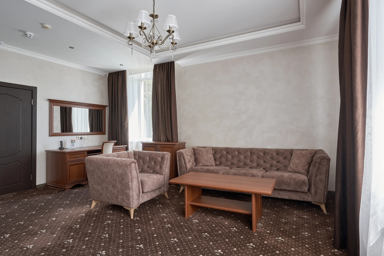 Отель Корона