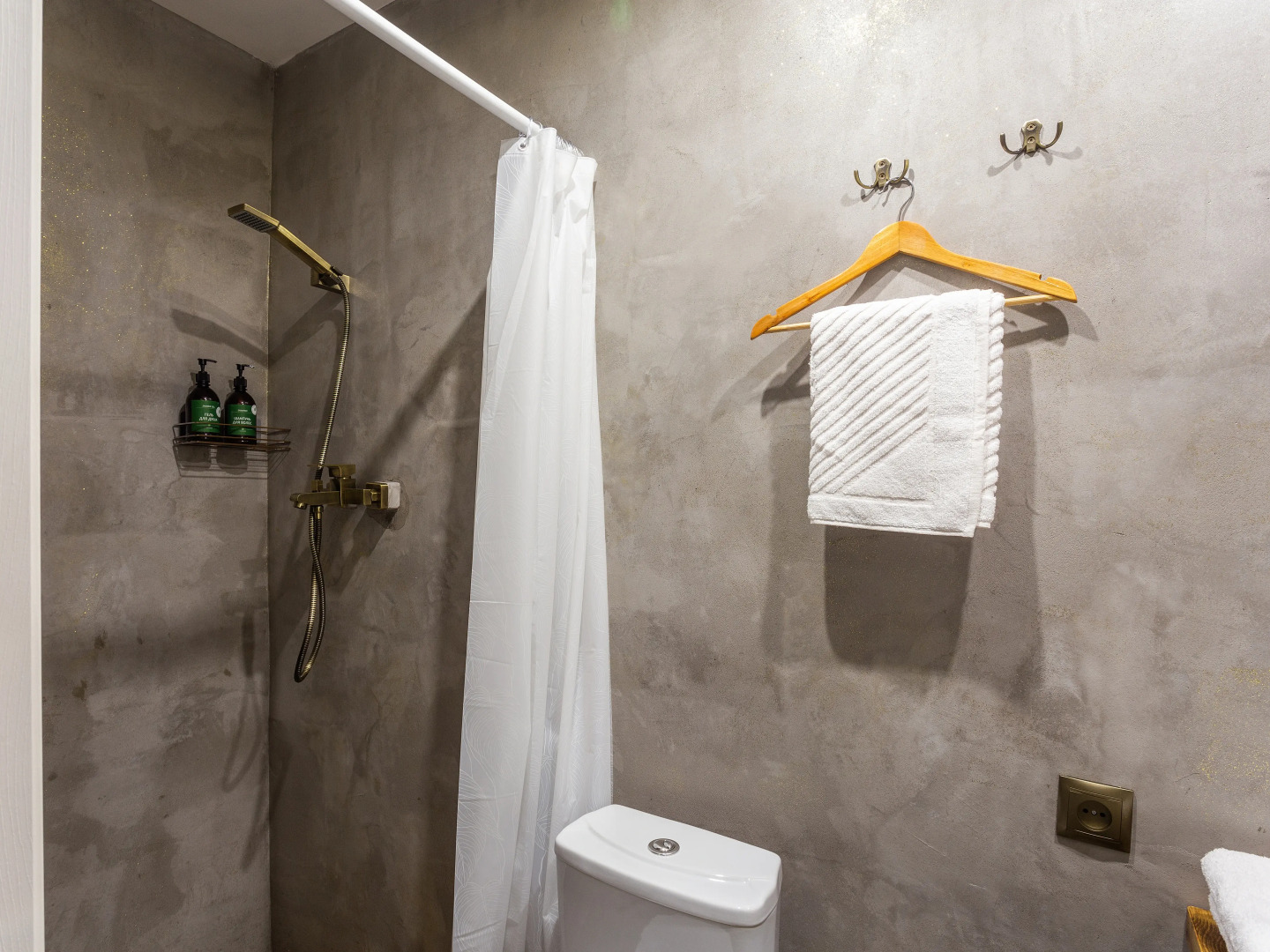 Отель Тихонов