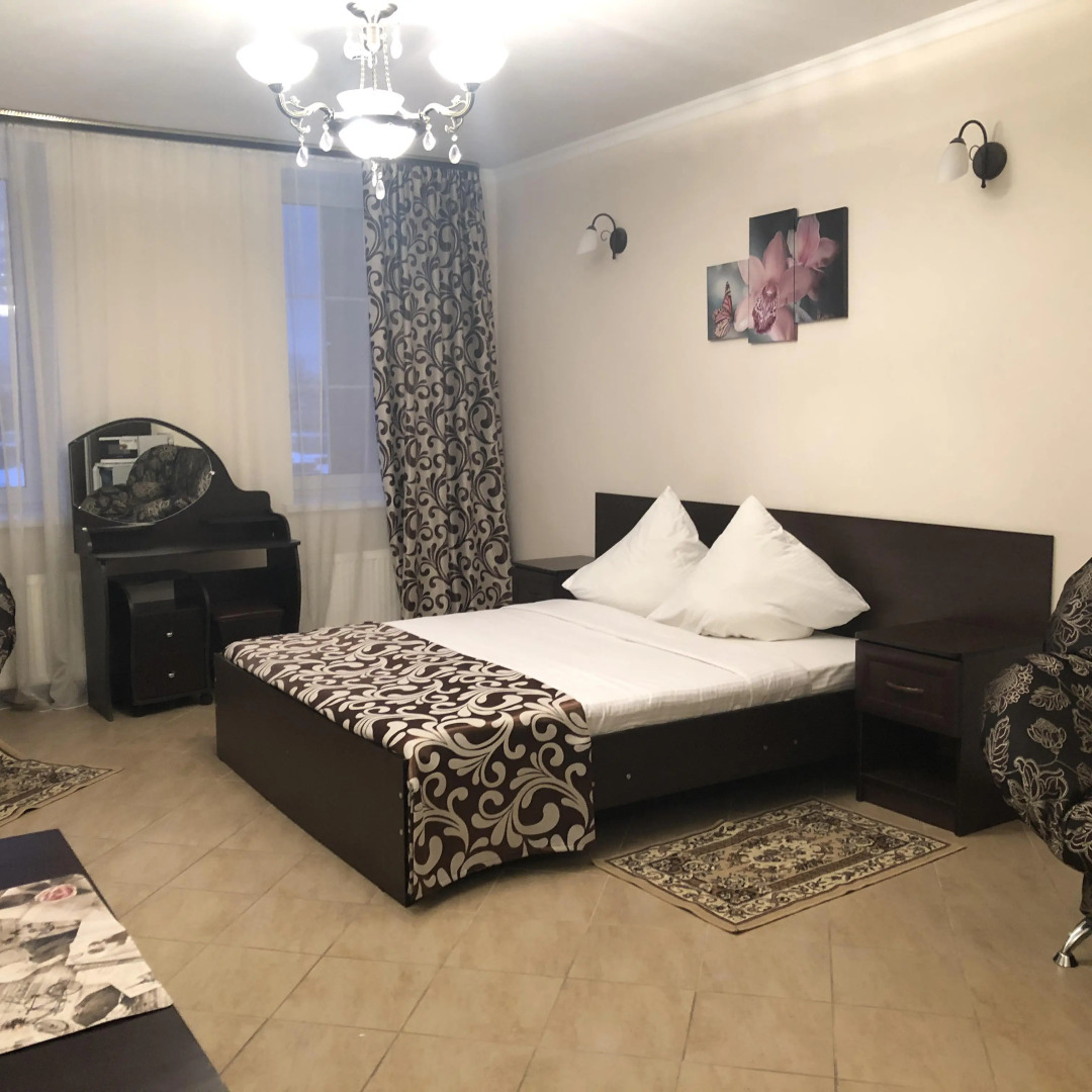 Гостиница Мир на Карбышева