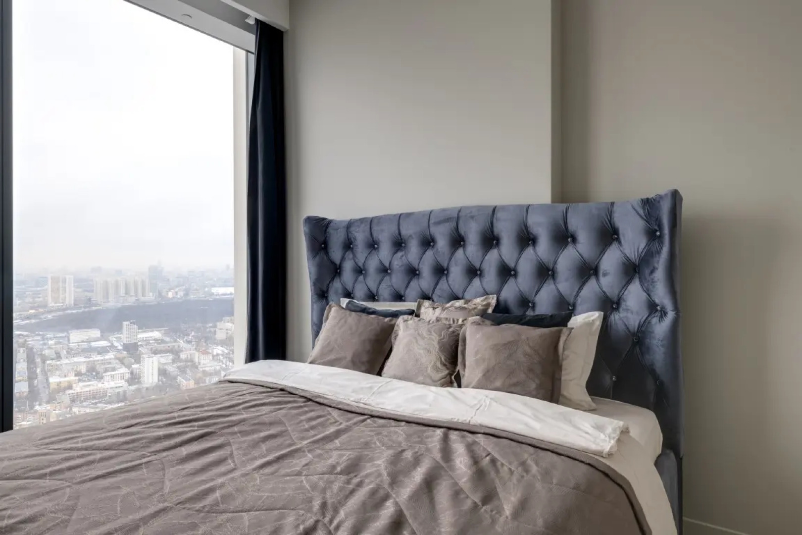 Топовая трешка с видом на город и изолированными спальнями