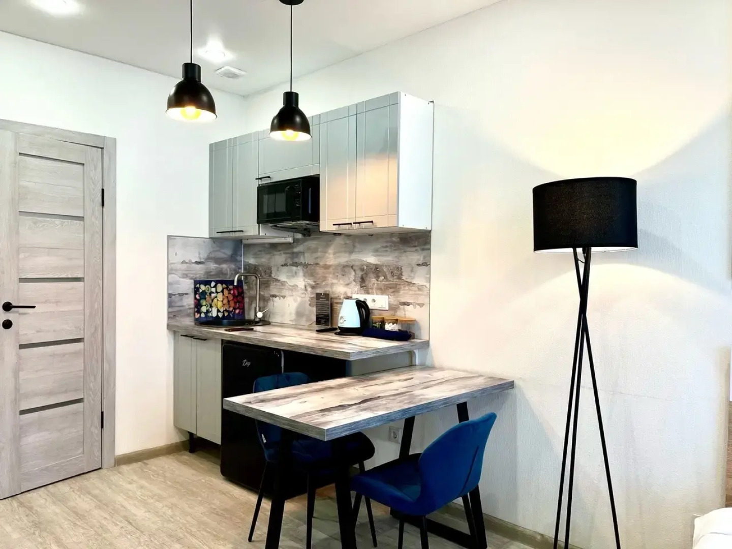 Апартаменты Студия KrasLoft в ЖК Притяжение на двоих