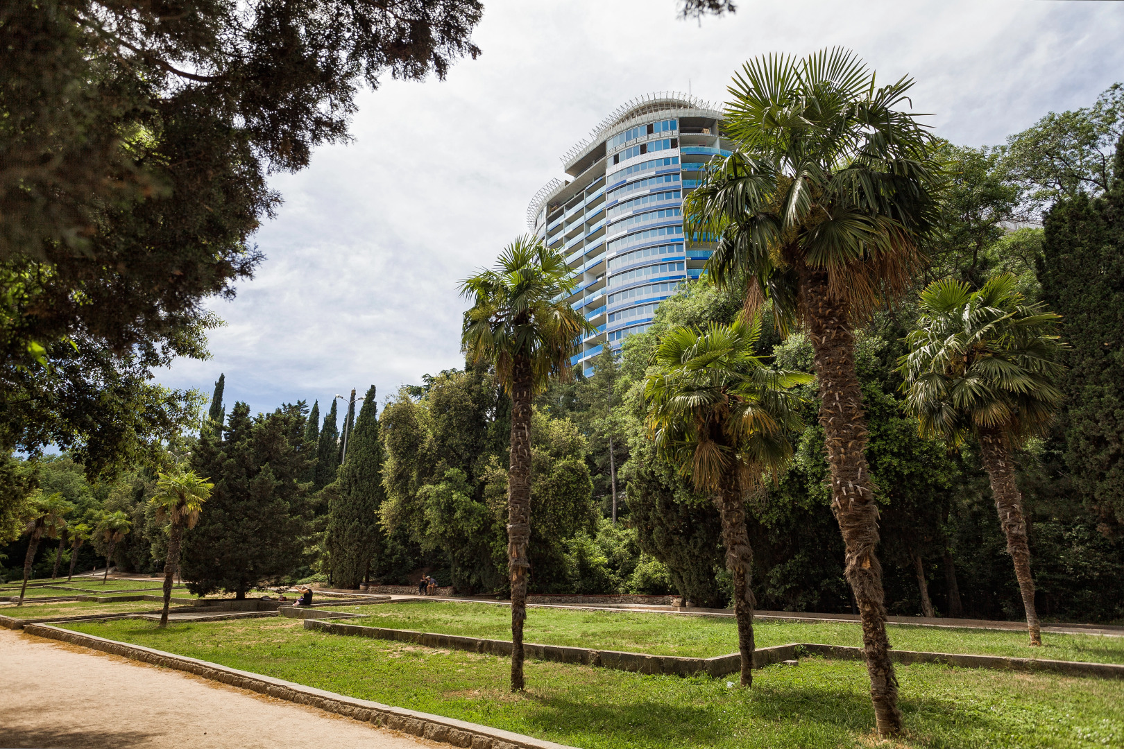 Апартаменты Зазеркалье Приморский Парк Ялта