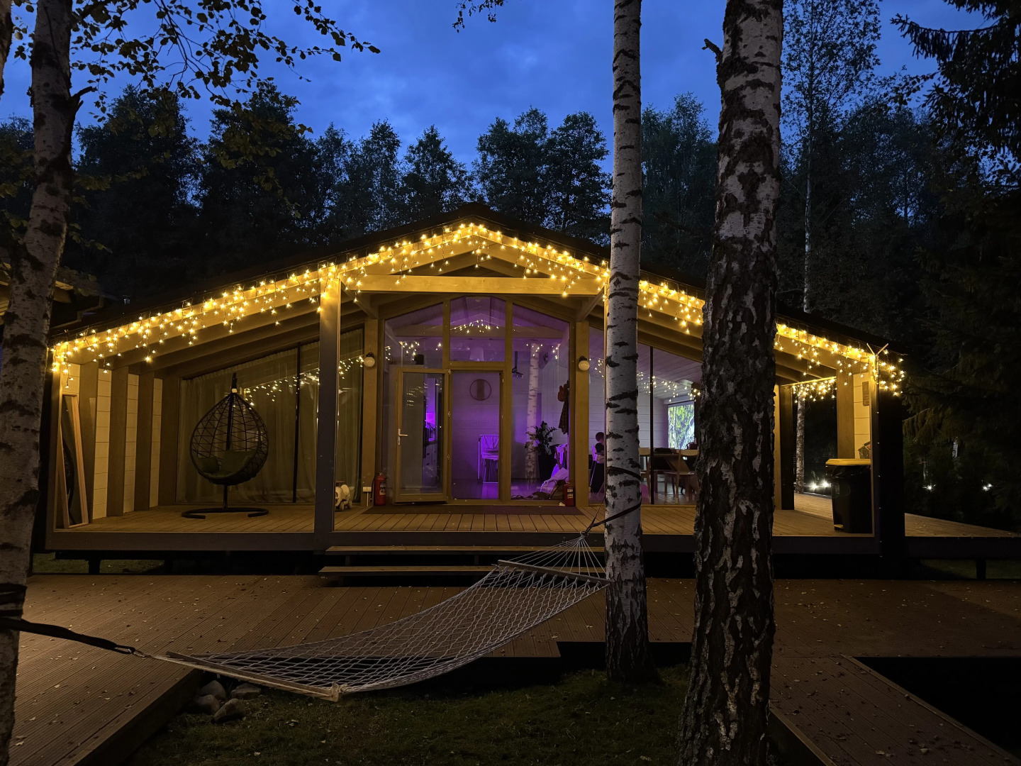 Частный Дом с Верандой в Лесу