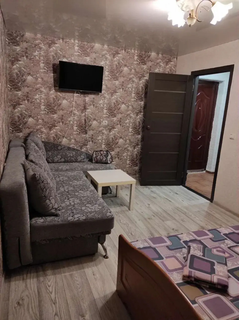 Квартира Чистая и Уютная в Рaйоне Семeйнoгo Мaгнитa