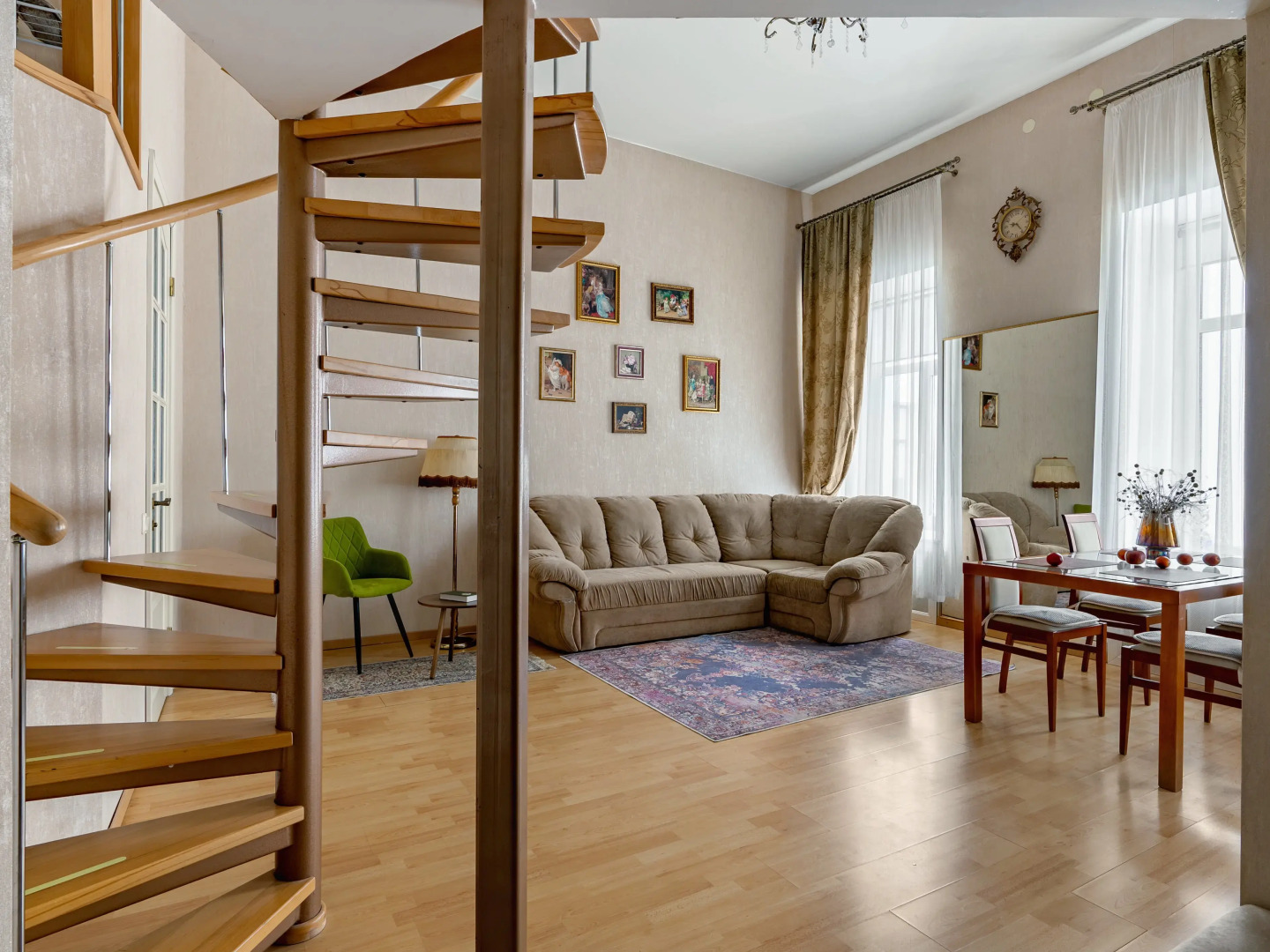 Апартаменты Granada атмосферная двухъярусная квартира-студия в историческом центре города рядом с Таврическим садом