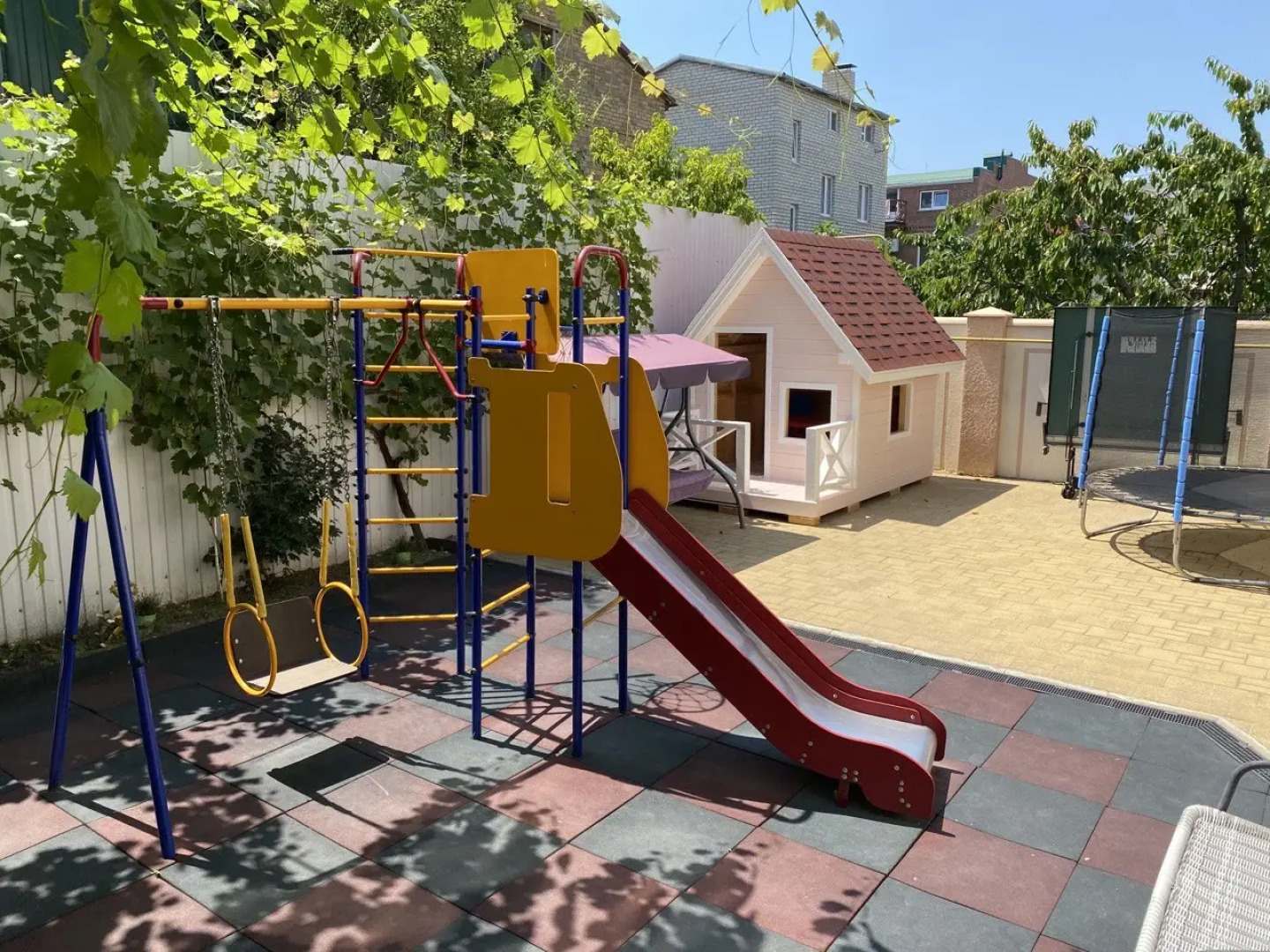 Гостевой дом Цветочный рай