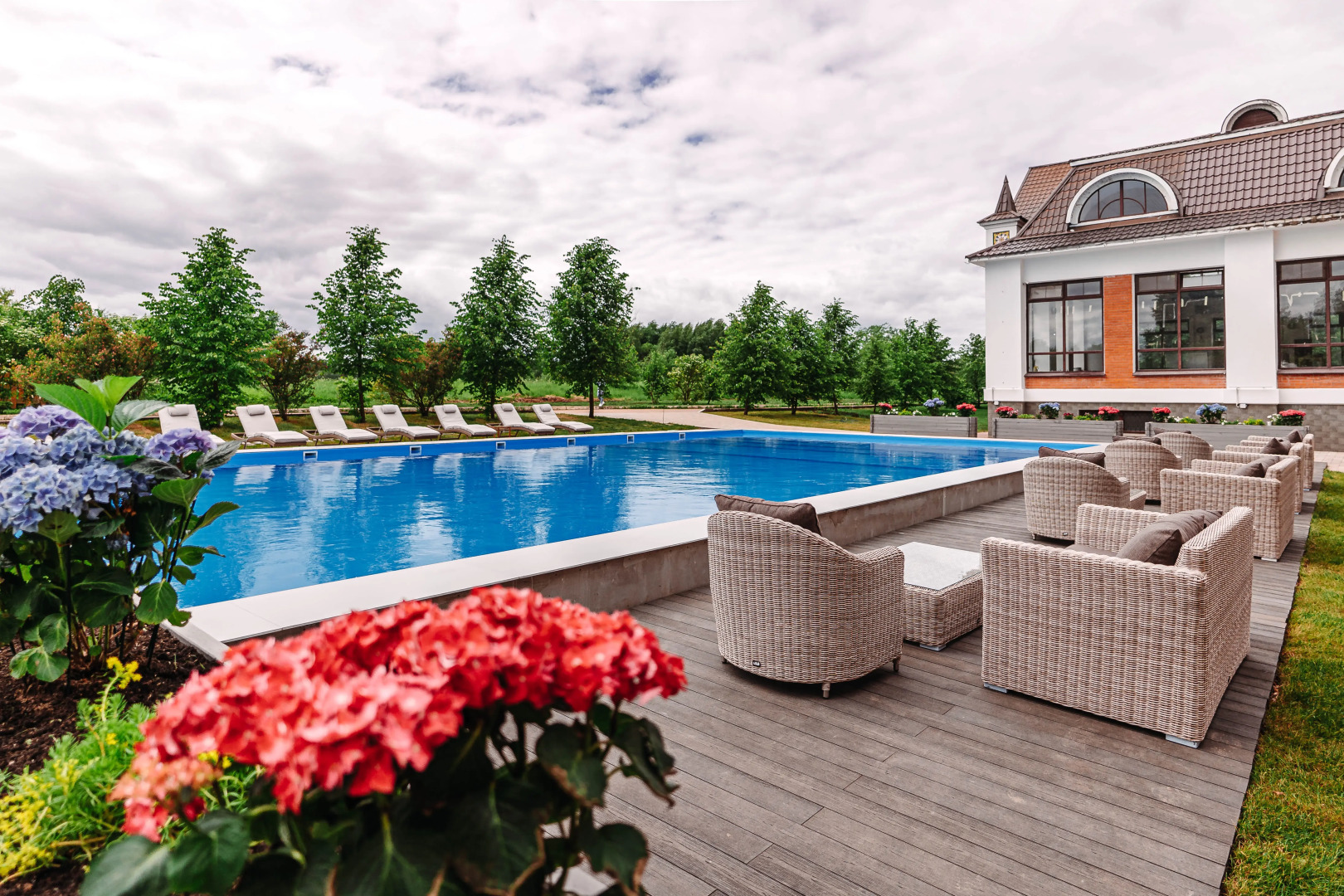 Отель Вилла Альпина